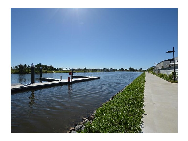4 Waters Close, Hope Island QLD 4212