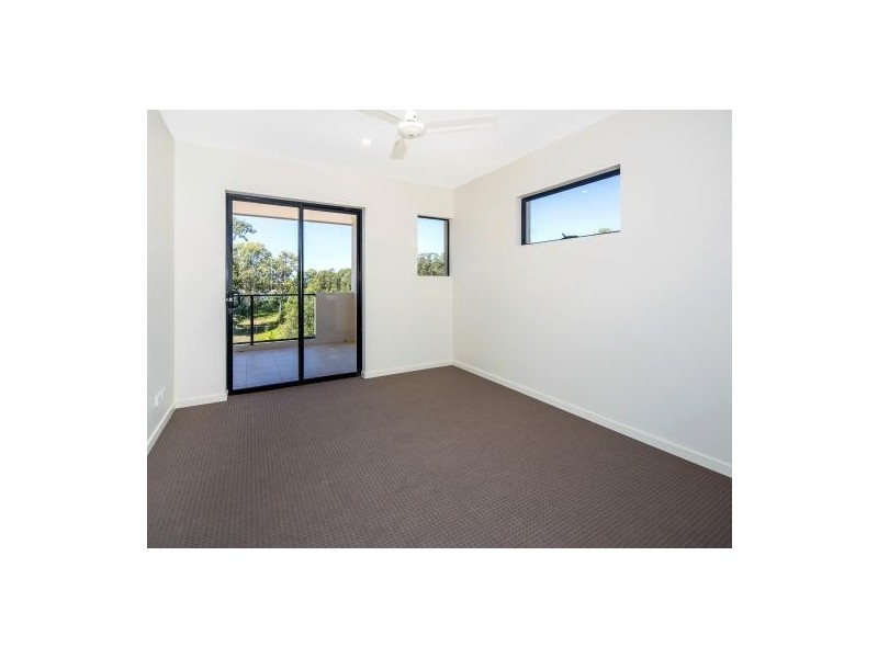 32 Broadwater Avenue, Hope Island QLD 4212