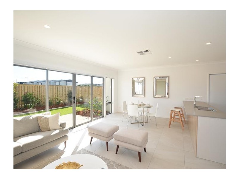 8/156 Marina Quays Boulevard, Hope Island QLD 4212