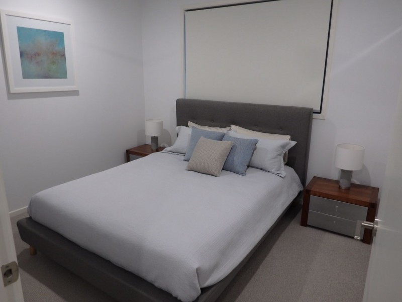 2/9 Clinton Street, Labrador QLD 4215