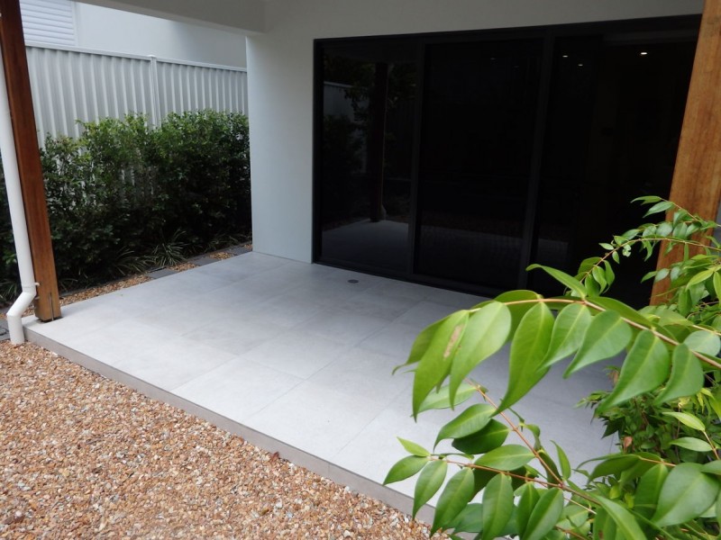 2/9 Clinton Street, Labrador QLD 4215