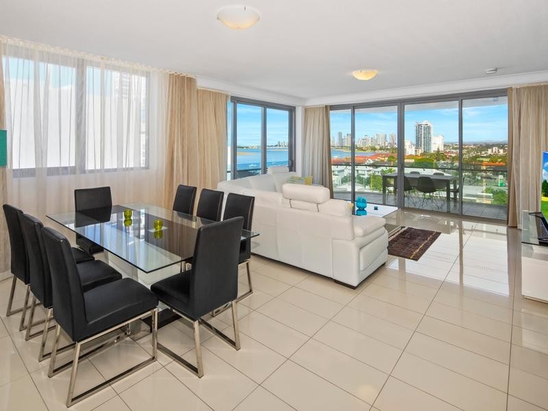 811/19 Imperial Parade, Labrador QLD 4215