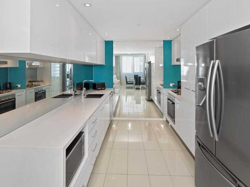 811/19 Imperial Parade, Labrador QLD 4215