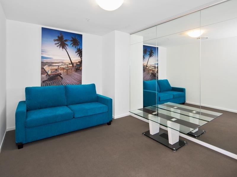 811/19 Imperial Parade, Labrador QLD 4215