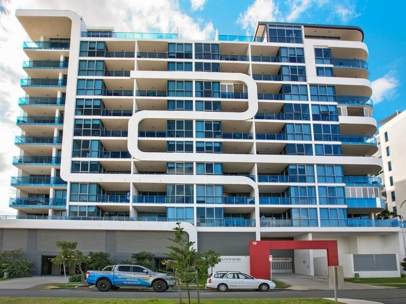 811/19 Imperial Parade, Labrador QLD 4215