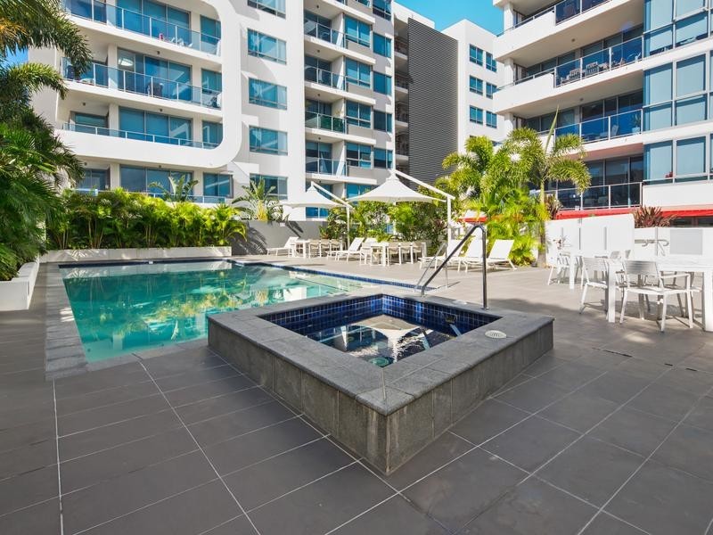 811/19 Imperial Parade, Labrador QLD 4215