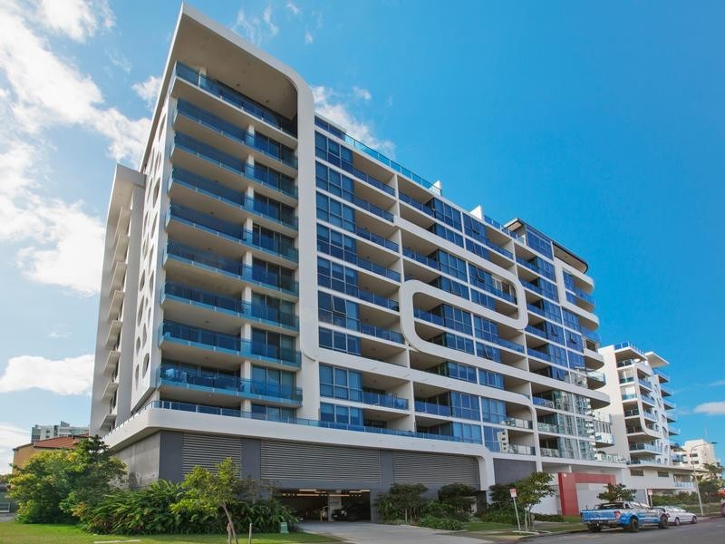811/19 Imperial Parade, Labrador QLD 4215
