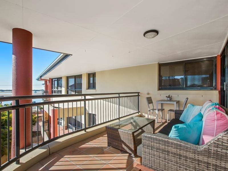 11/274 Marine Parade, Labrador QLD 4215