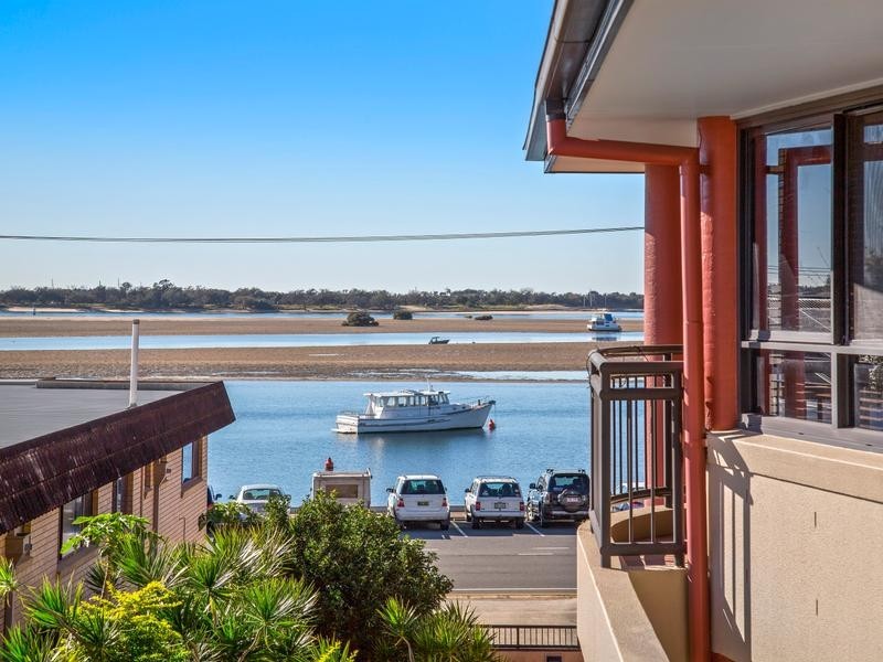 11/274 Marine Parade, Labrador QLD 4215