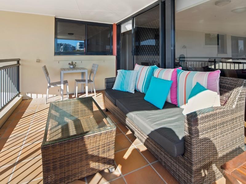 11/274 Marine Parade, Labrador QLD 4215