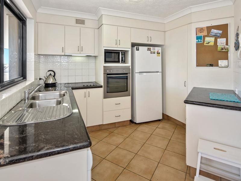 11/274 Marine Parade, Labrador QLD 4215