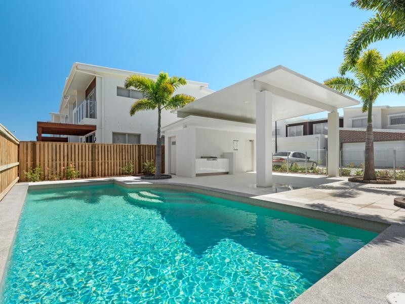 20/1 Waters Close, Hope Island QLD 4212