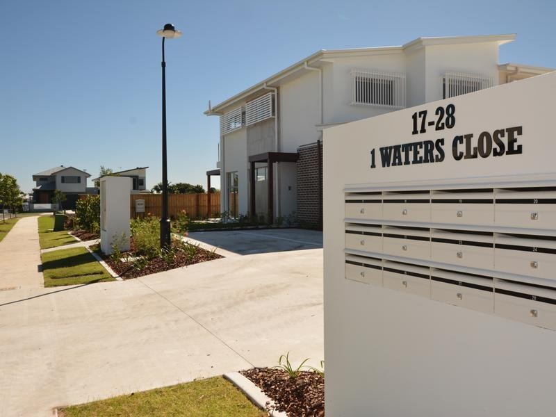 20/1 Waters Close, Hope Island QLD 4212