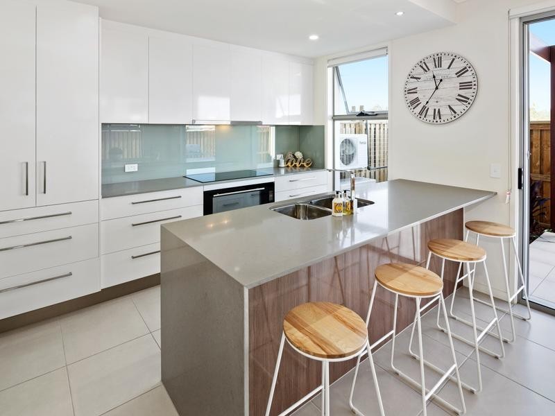 20/1 Waters Close, Hope Island QLD 4212