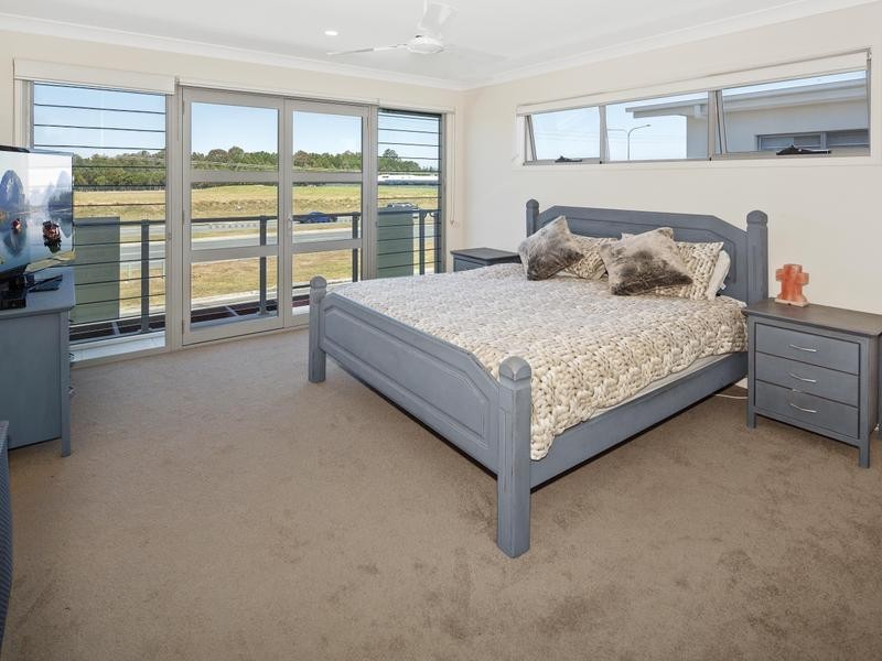 20/1 Waters Close, Hope Island QLD 4212