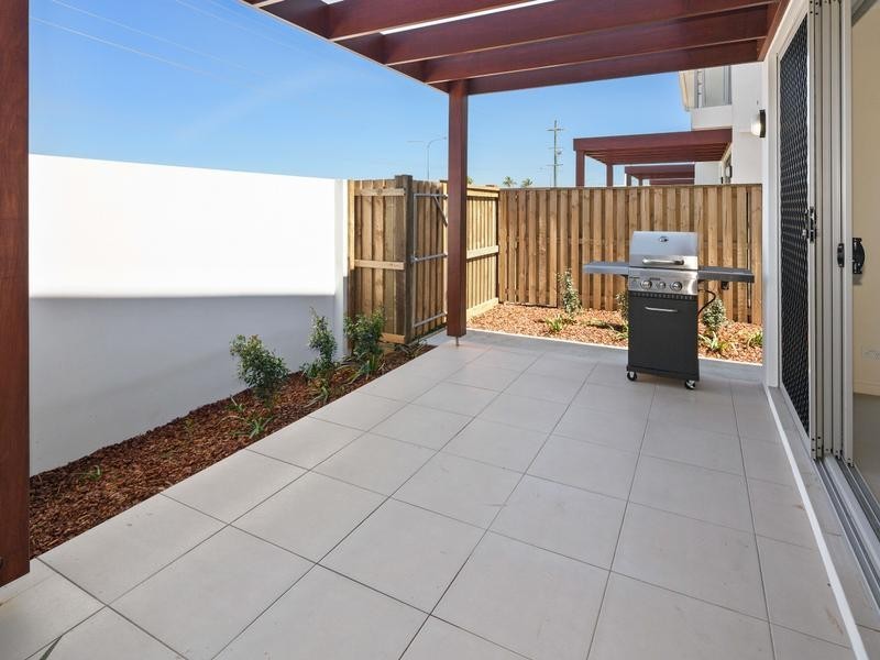 20/1 Waters Close, Hope Island QLD 4212