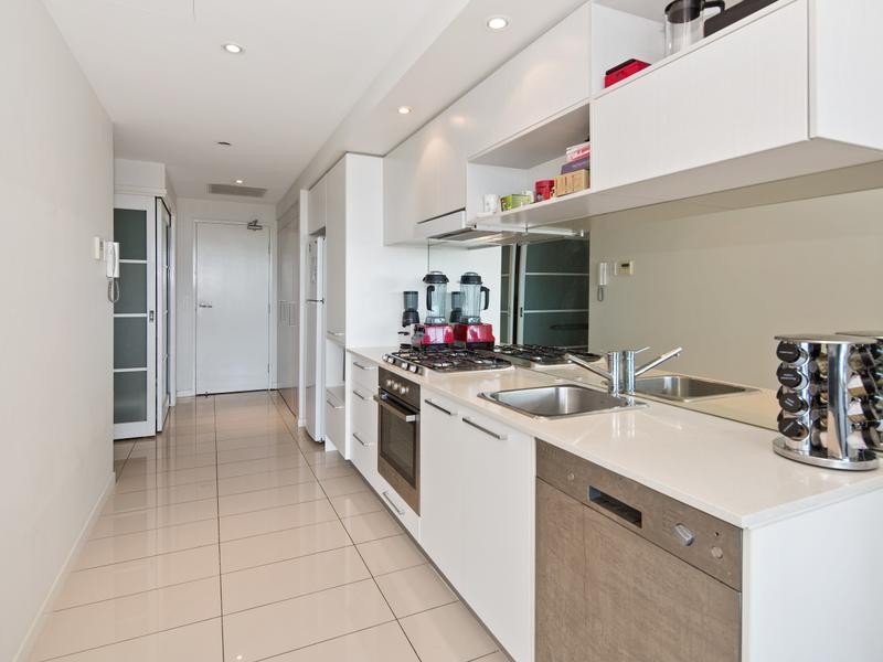 506/430 Marine Parade, Biggera Waters QLD 4216