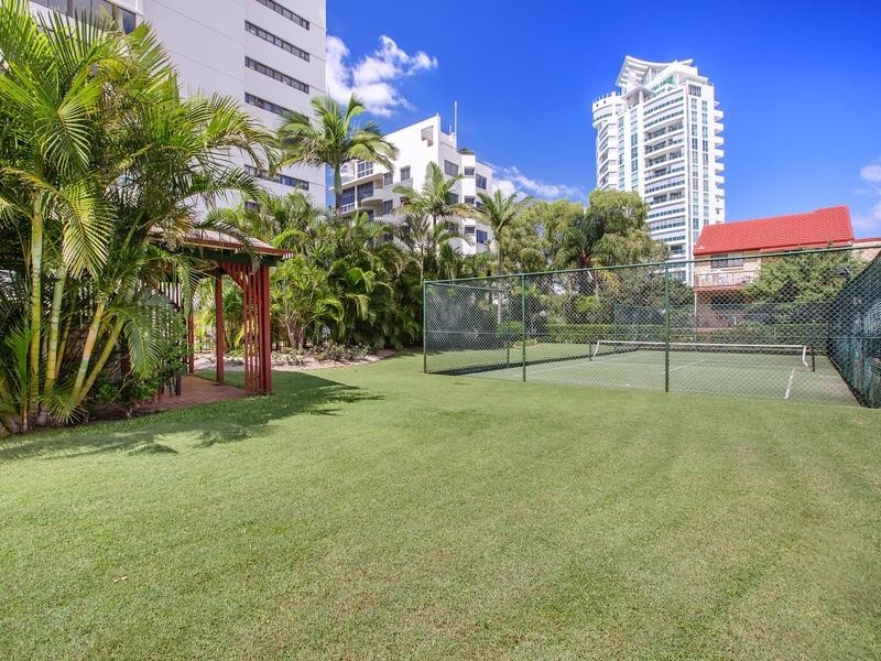 33/318 Marine Parade, Labrador QLD 4215