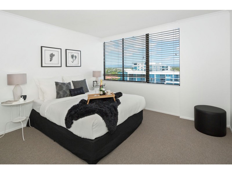 33/318 Marine Parade, Labrador QLD 4215