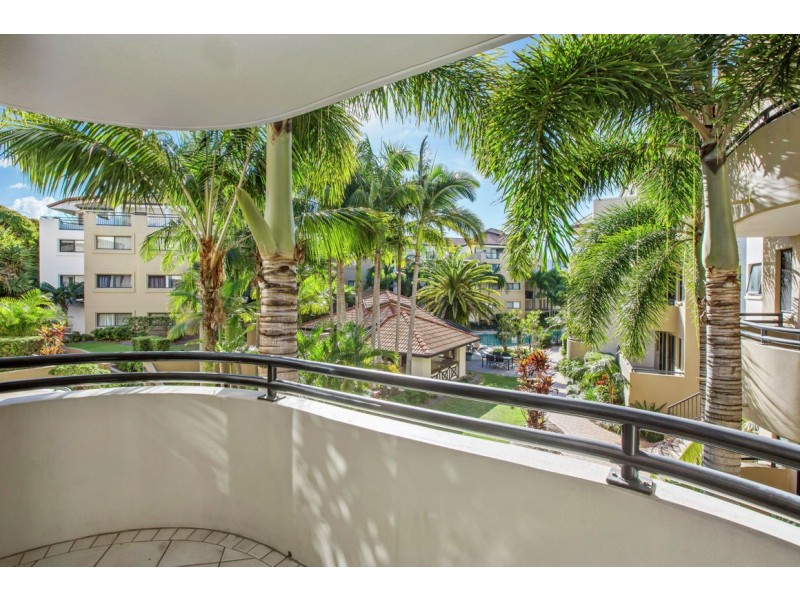 222/392 Marine Parade, Labrador QLD 4215