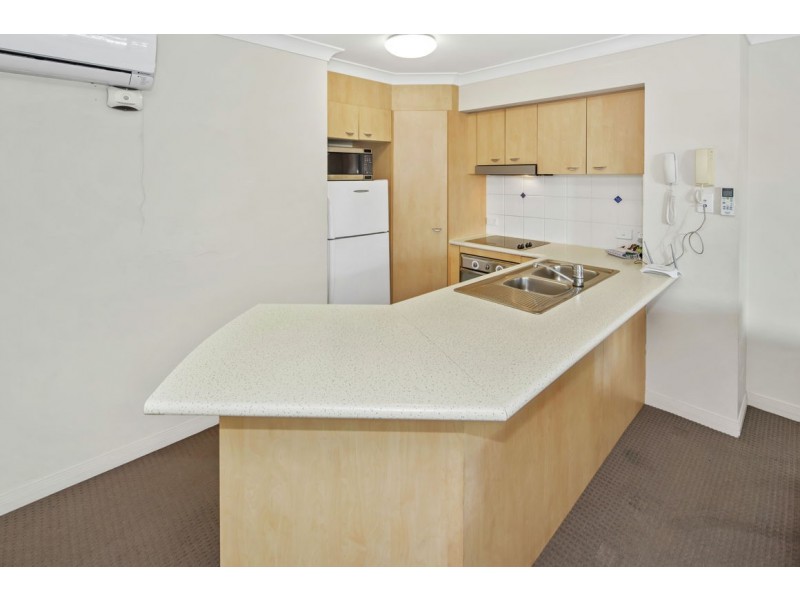 222/392 Marine Parade, Labrador QLD 4215