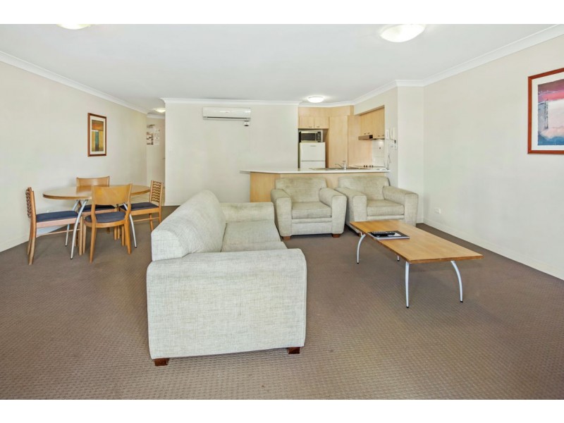 222/392 Marine Parade, Labrador QLD 4215