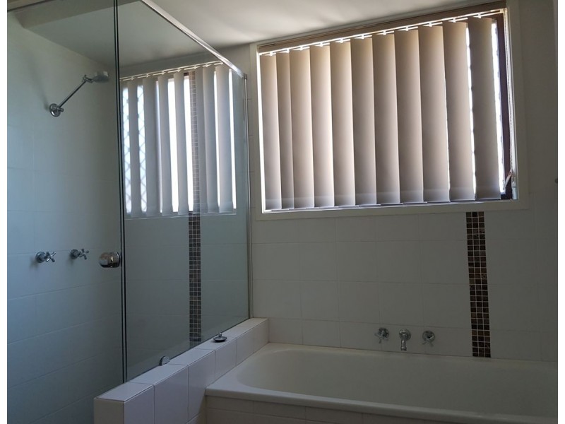 220 Discovery Drive, Helensvale QLD 4212