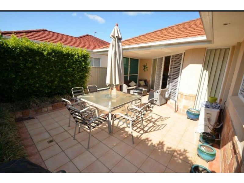 12 Jordana Street, Arundel QLD 4214