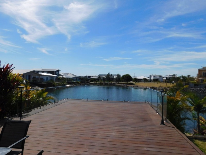 17 Azure Way, Hope Island QLD 4212