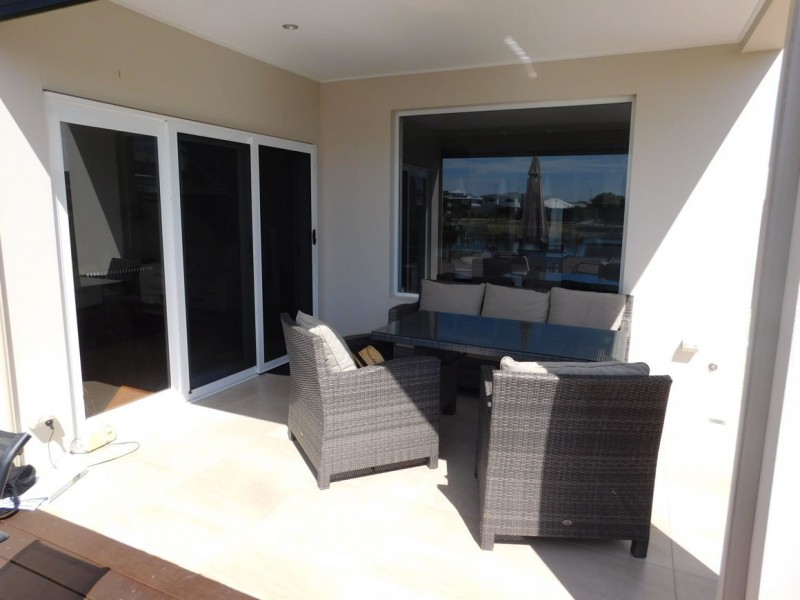 17 Azure Way, Hope Island QLD 4212