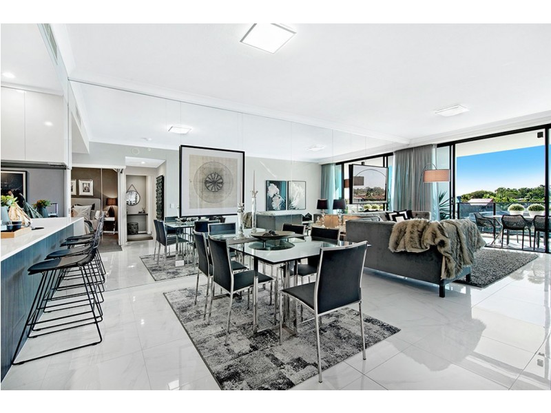 3207/5 Harbour Side Court, Biggera Waters QLD 4216