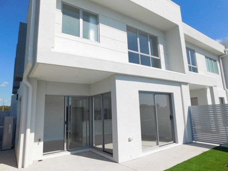 20/156 Marina Quays Boulevard, Hope Island QLD 4212