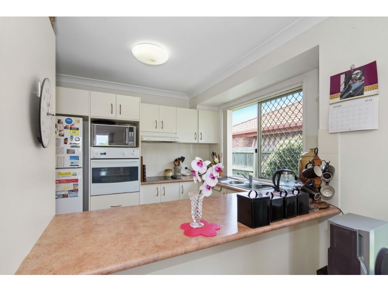2/157 Whiting Street, Labrador QLD 4215