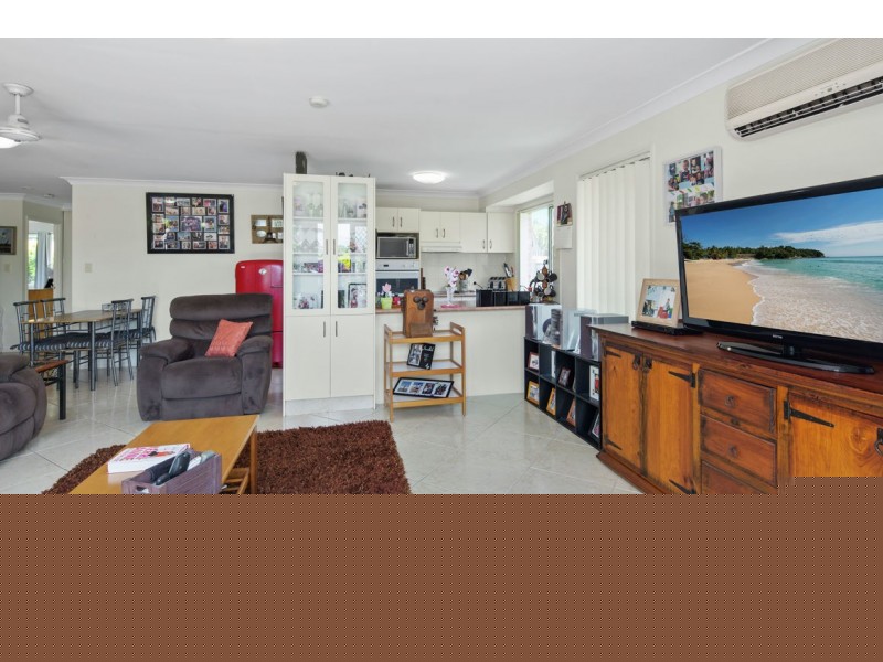 2/157 Whiting Street, Labrador QLD 4215