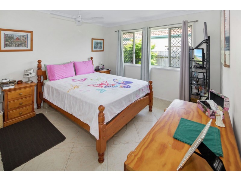 2/157 Whiting Street, Labrador QLD 4215