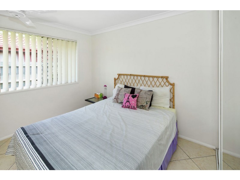 2/157 Whiting Street, Labrador QLD 4215