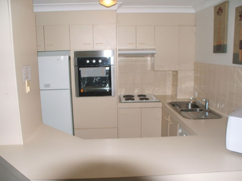 12/37 Bayview Street, Runaway Bay QLD 4216