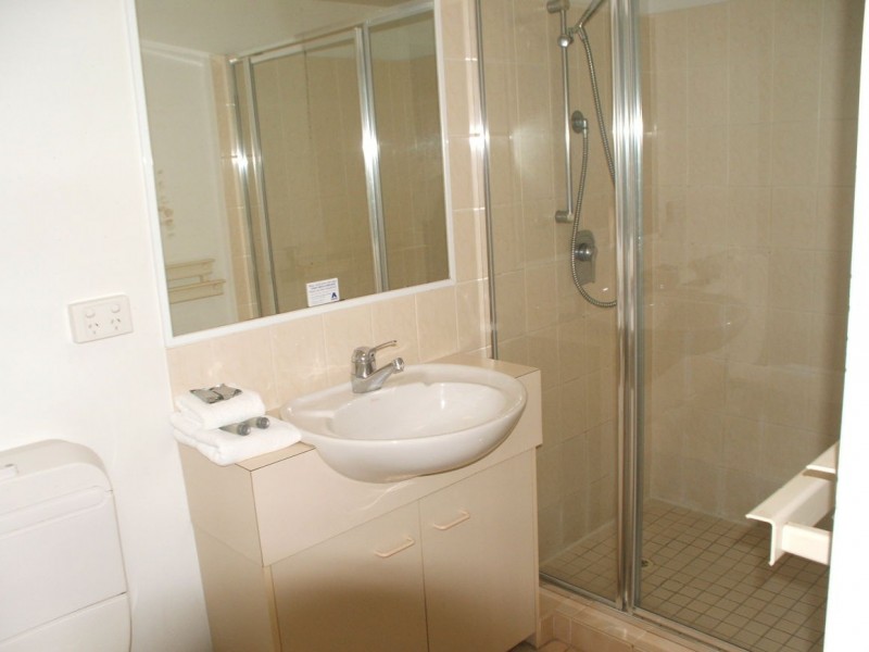 12/37 Bayview Street, Runaway Bay QLD 4216