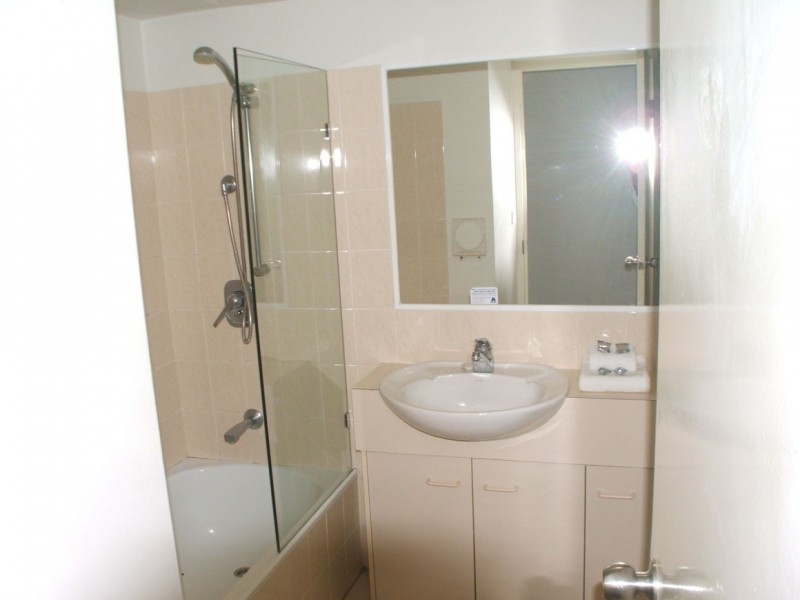 12/37 Bayview Street, Runaway Bay QLD 4216