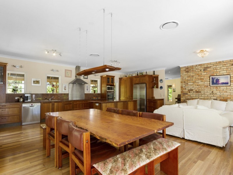 23 Clarence Drive, Helensvale QLD 4212