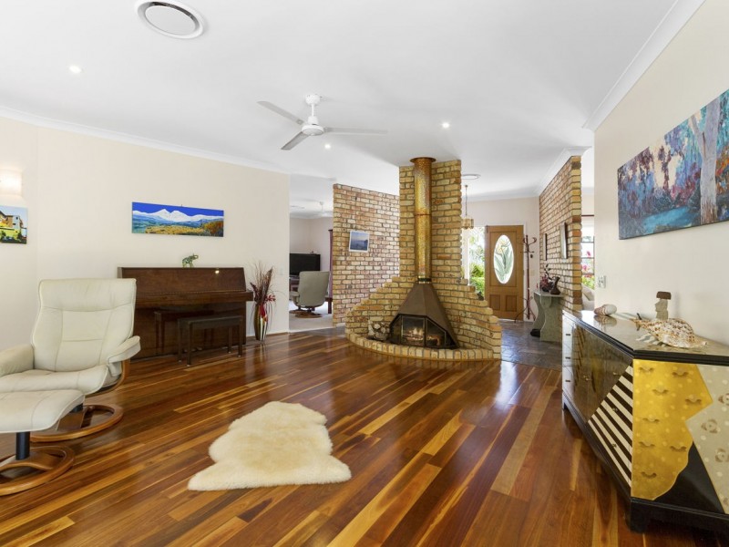 23 Clarence Drive, Helensvale QLD 4212
