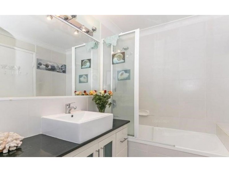 4/97 Muir Street, Labrador QLD 4215