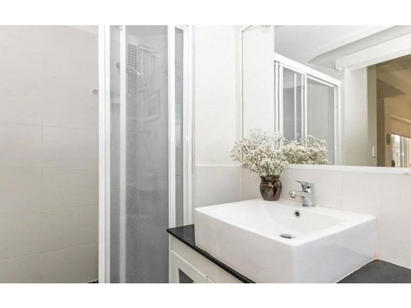 4/97 Muir Street, Labrador QLD 4215