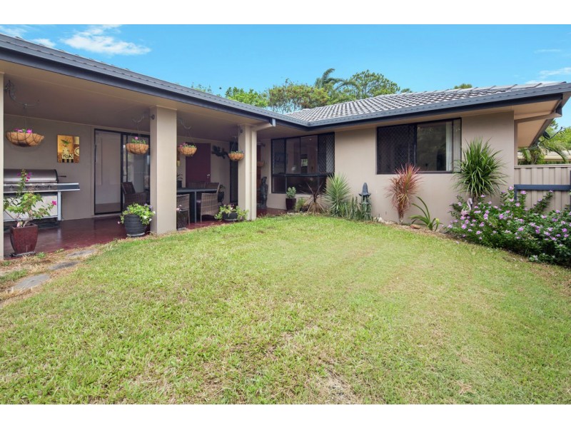 98 Kumbari Avenue, Labrador QLD 4215