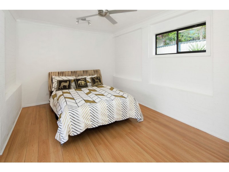 98 Kumbari Avenue, Labrador QLD 4215