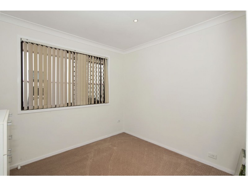 98 Kumbari Avenue, Labrador QLD 4215