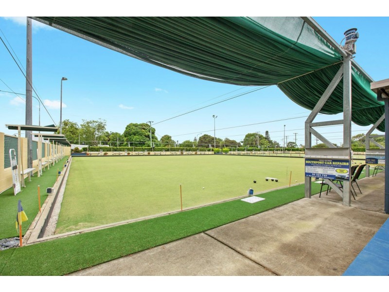 98 Kumbari Avenue, Labrador QLD 4215