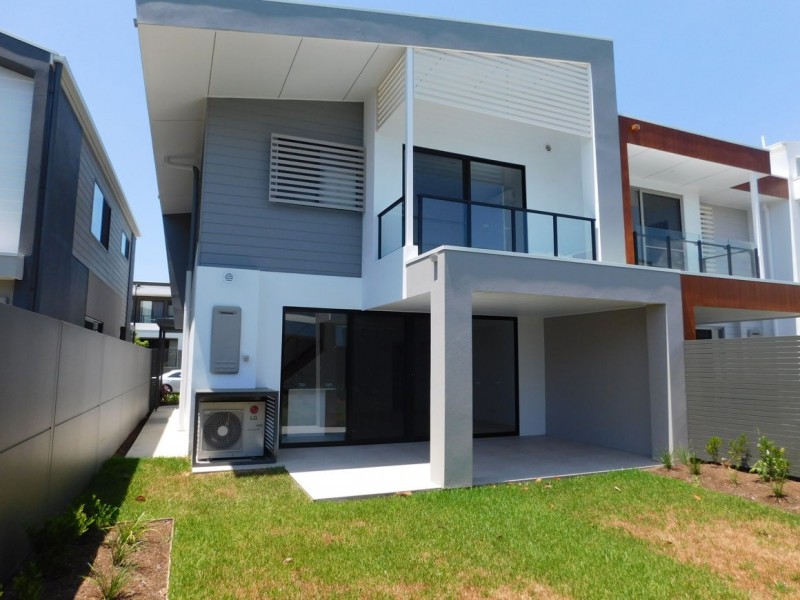 95 Evergreen View, Robina QLD 4226