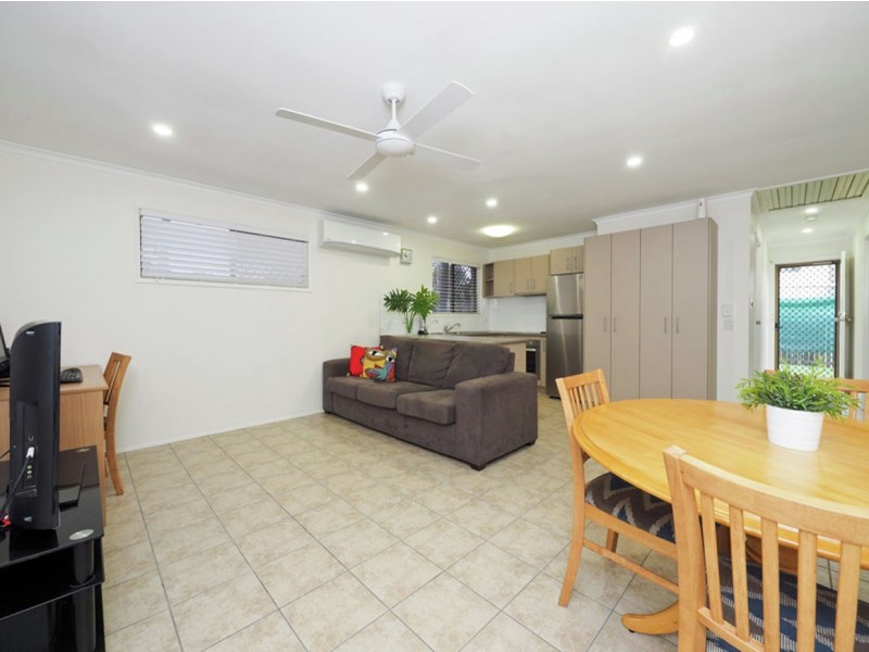 1/8 Efymia Court, Daisy Hill QLD 4127