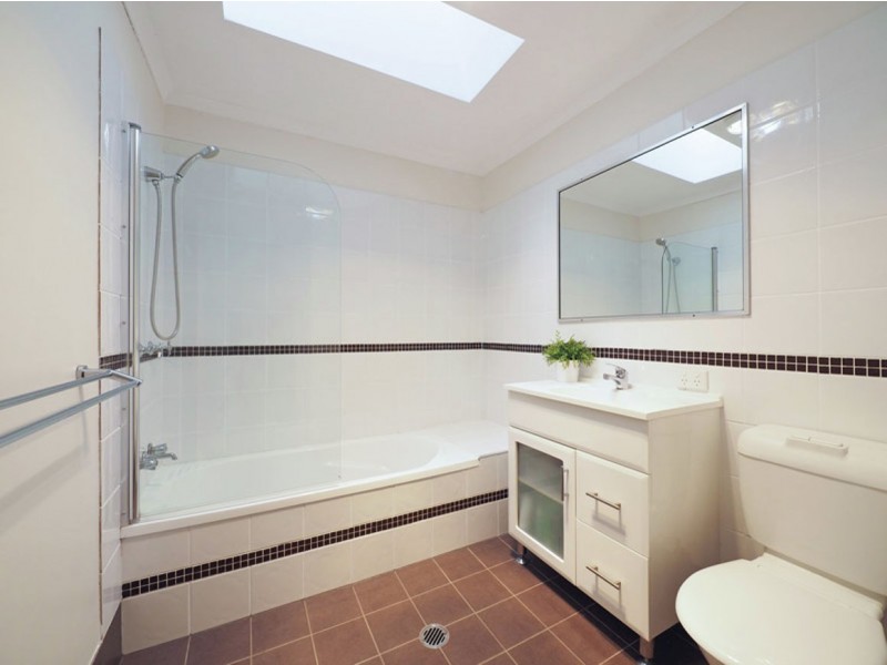 1/8 Efymia Court, Daisy Hill QLD 4127